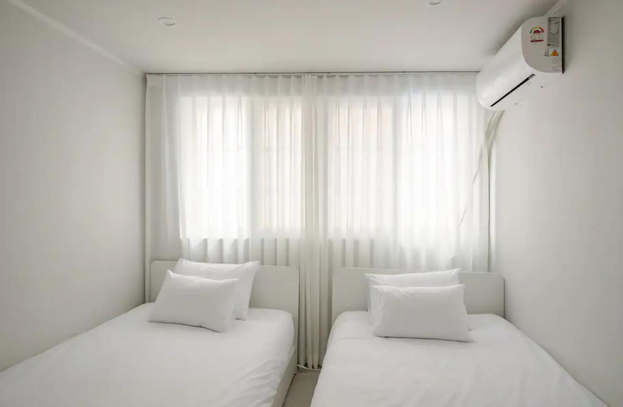 5-minute Walk From Hongdae Station, Hotel-style Bedding, 2 Rooms, Washer Dryer * 서울특별시